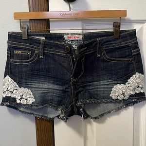 Women’s size 9 lace Jean shorts